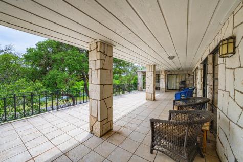 1120 Highway 39 Ingram TX 78025