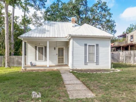 413 College Street Fredericksburg TX 78624