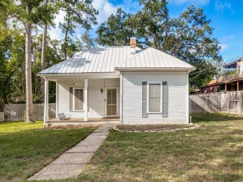 413 College Street Fredericksburg TX 78624