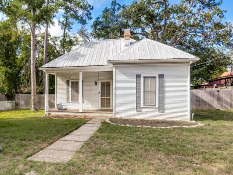 413 College Street Fredericksburg TX 78624