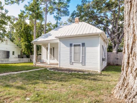 413 College Street Fredericksburg TX 78624