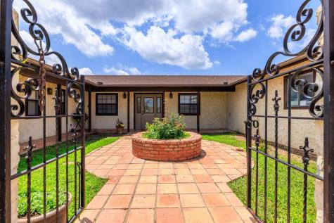207 Broken Spur Mountain Home TX 78058