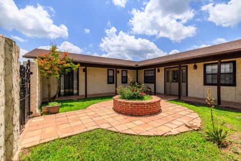 207 Broken Spur Mountain Home TX 78058
