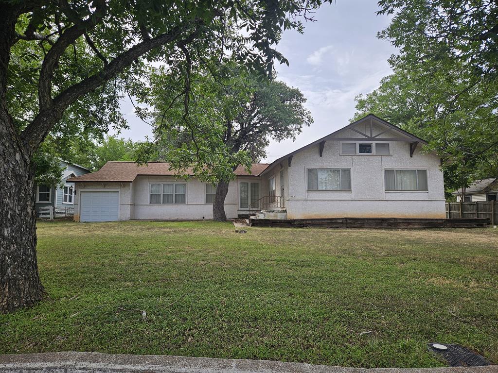 912 Tivy Street Kerrville TX 78028