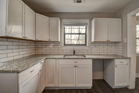 1707-B E Main Street Kerrville TX 78028