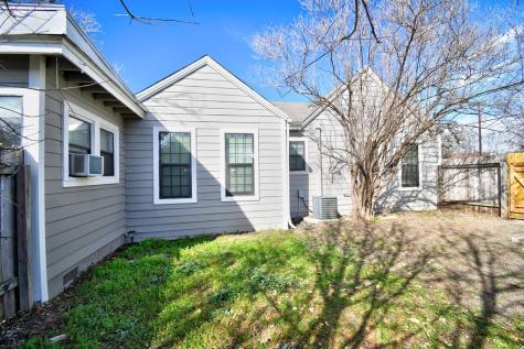 1707-B E Main Street Kerrville TX 78028