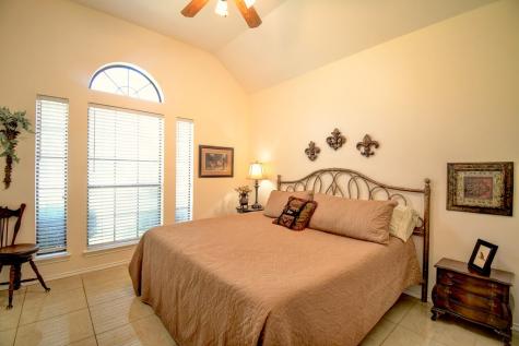 719 Oak Hollow Drive Kerrville TX 78028