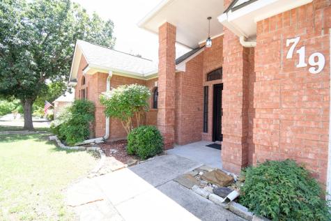 719 Oak Hollow Drive Kerrville TX 78028