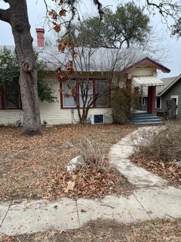 820 Wheless Avenue Kerrville TX 78028