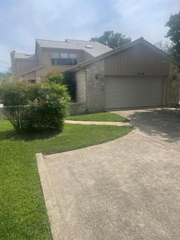 379 Englewood Drive Kerrville TX 78028