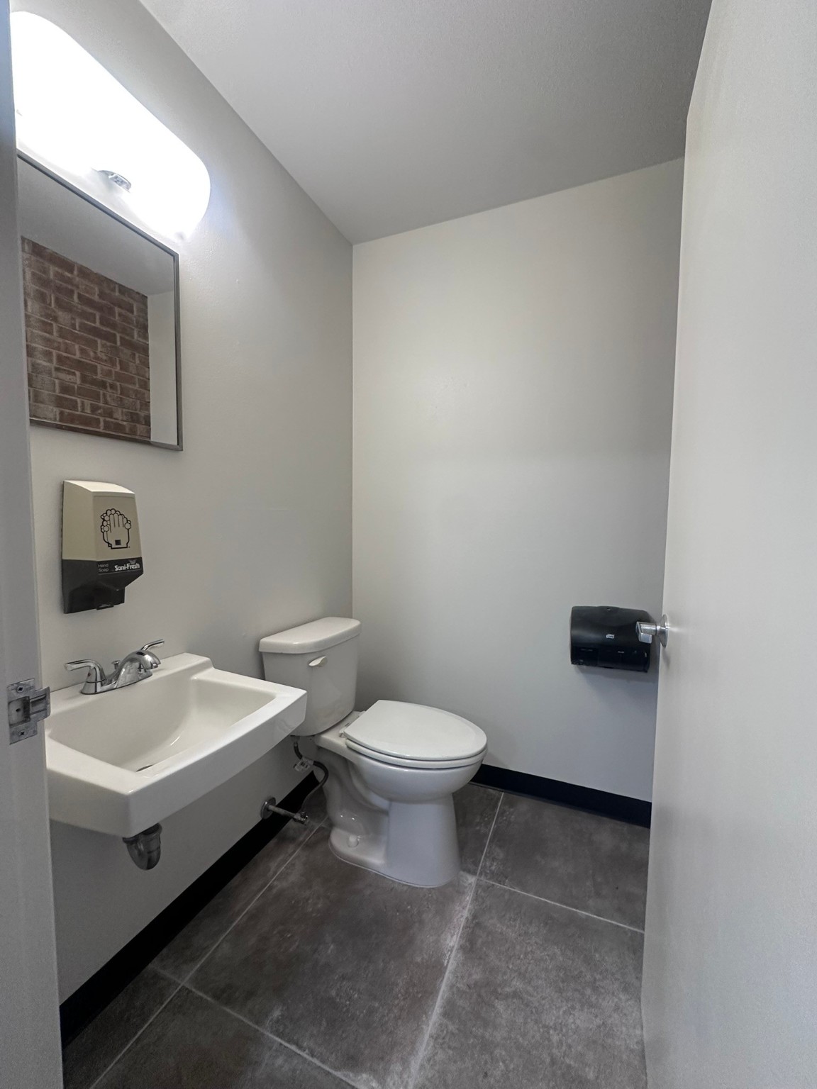 201 Ferris Avenue Waxahachie TX 75165