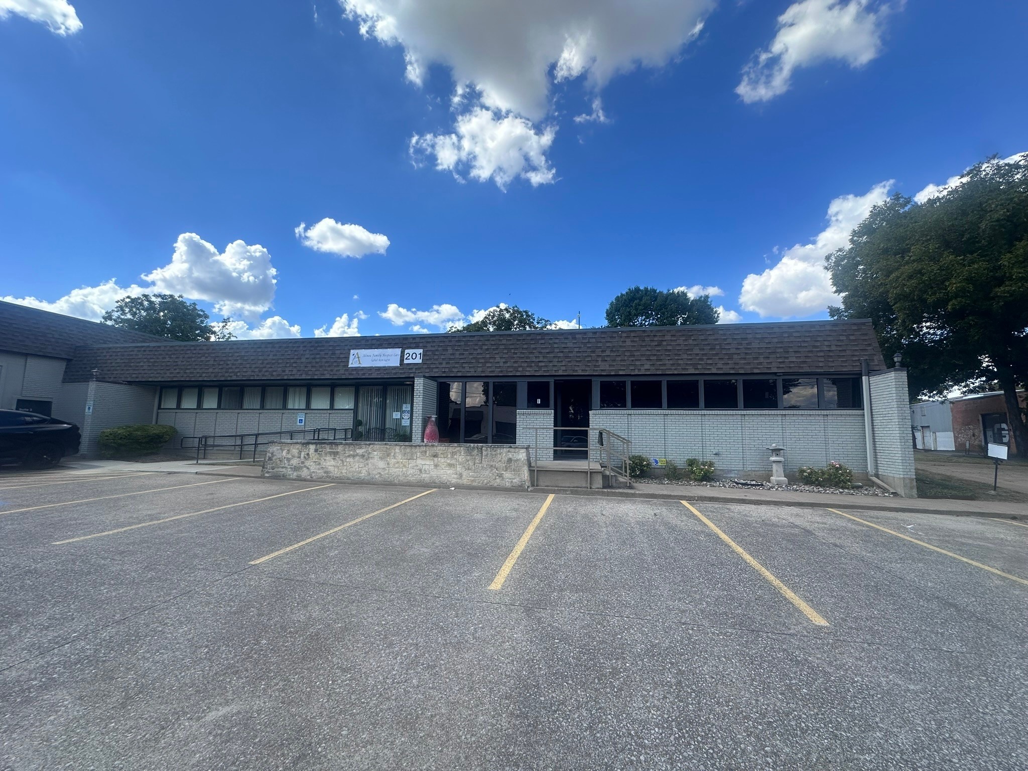 201 Ferris Avenue Waxahachie TX 75165