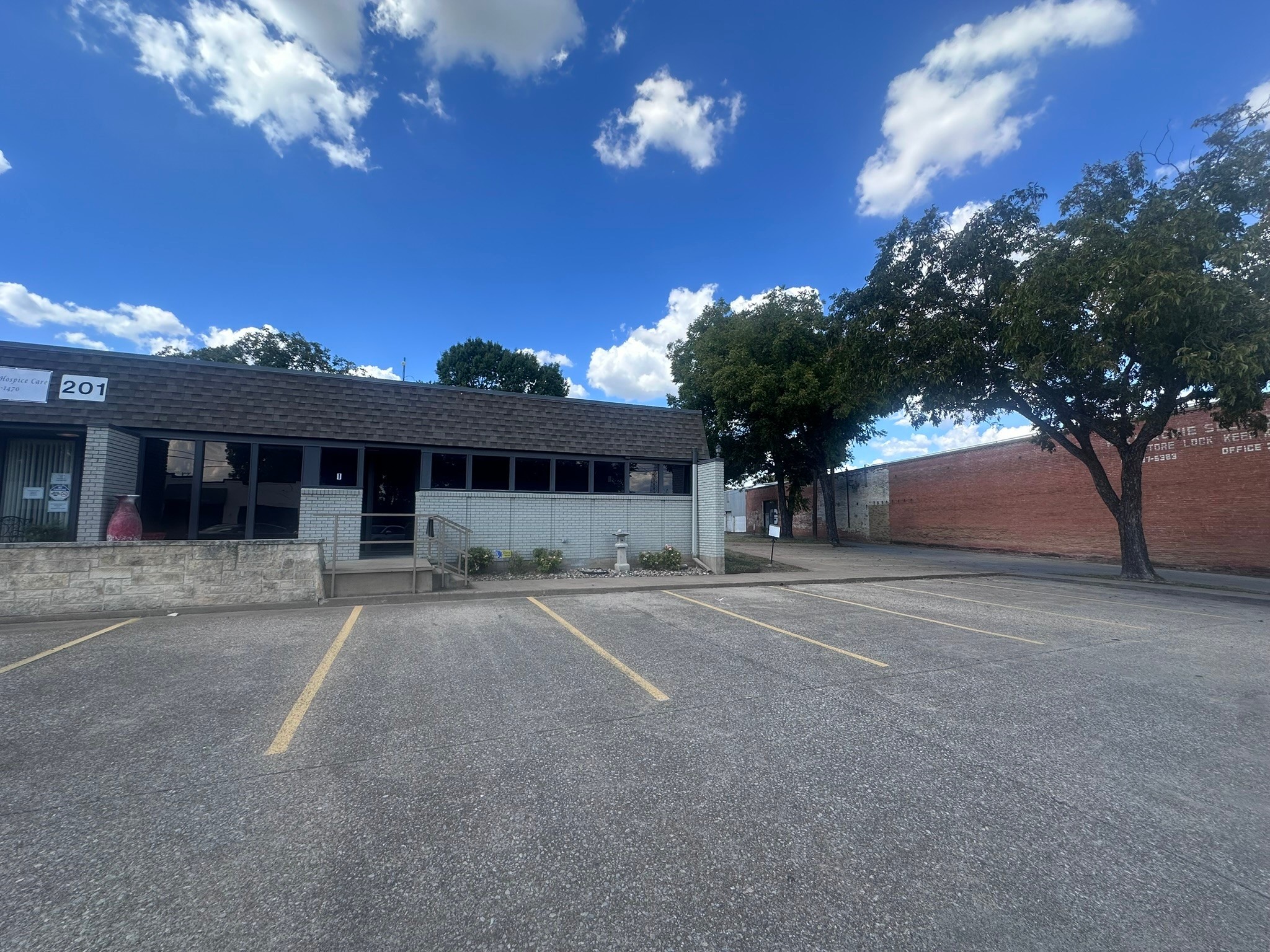 201 Ferris Avenue Waxahachie TX 75165