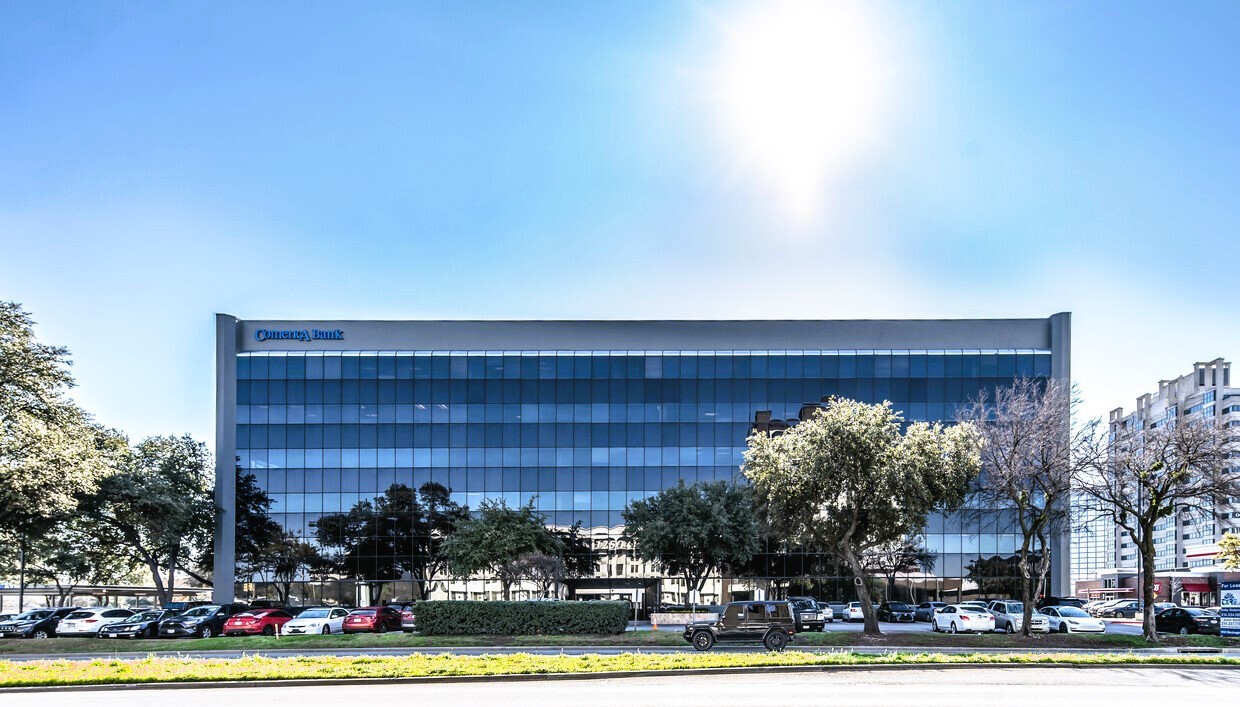 1250 W Mockingbird Lane Dallas TX 75247