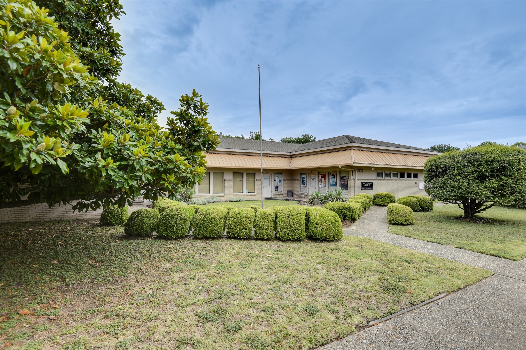 527 W Wheatland Duncanville TX 75116