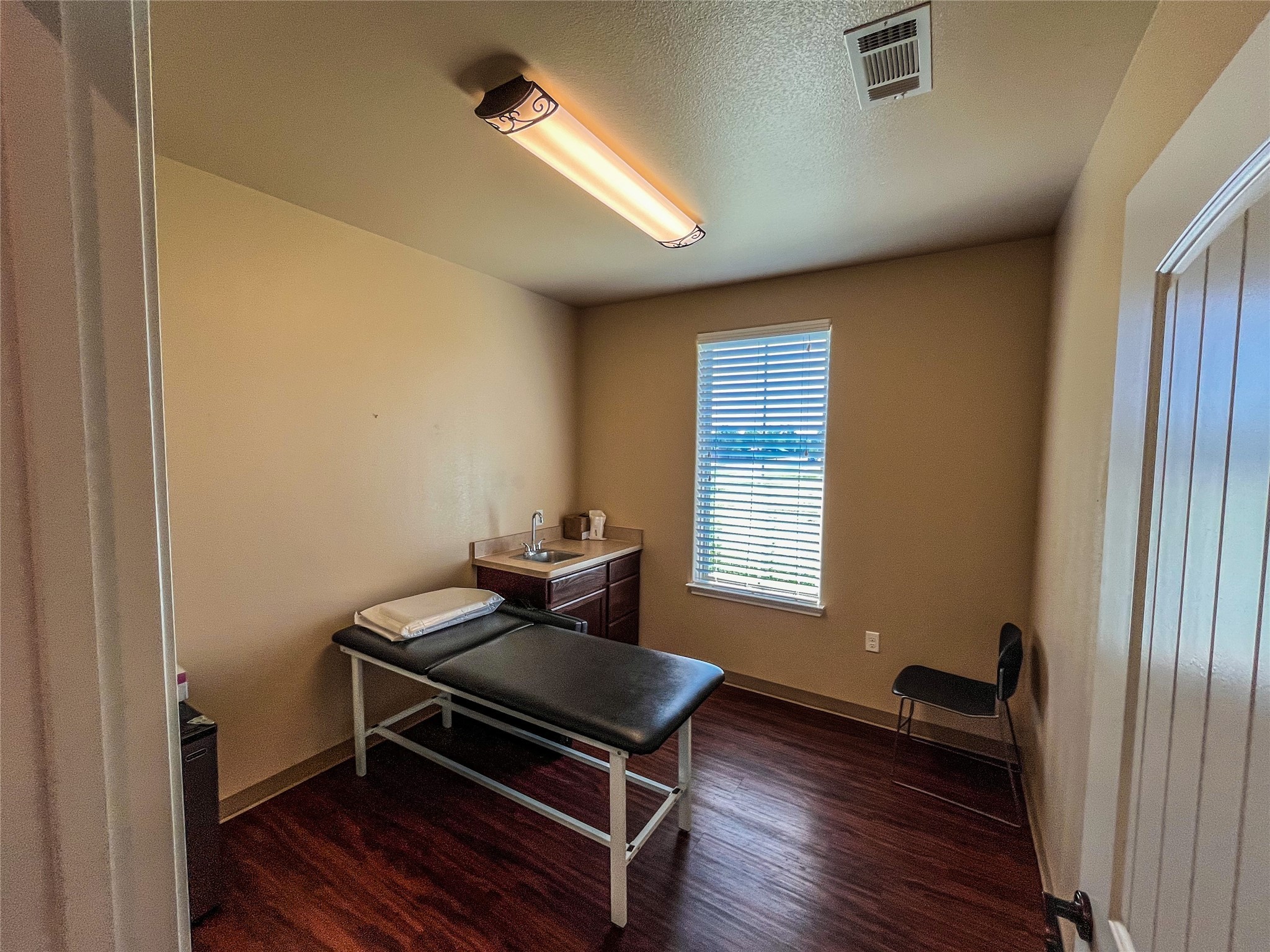 1004 S Carrier Parkway Grand Prairie TX 75051