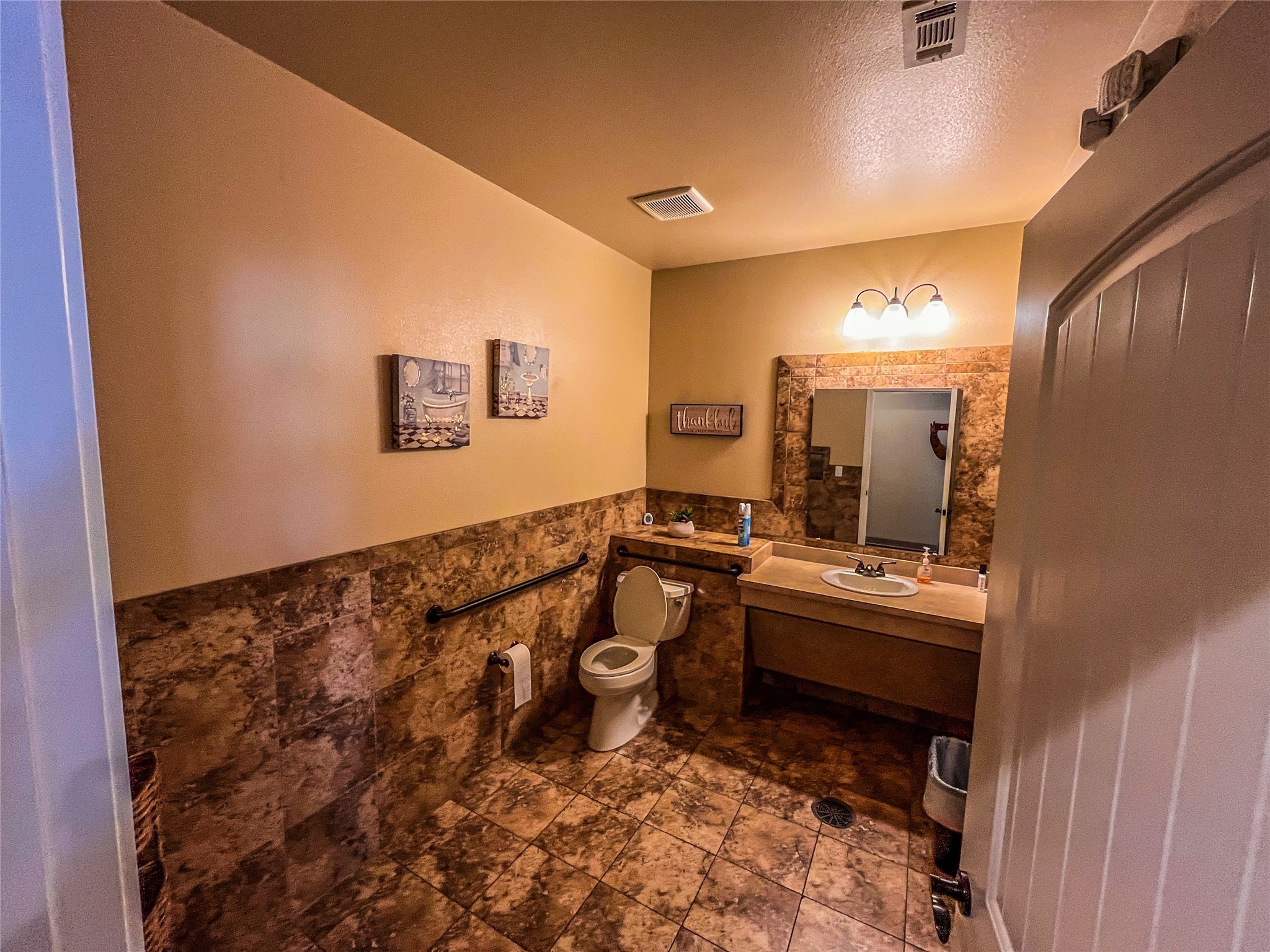 1004 S Carrier Parkway Grand Prairie TX 75051