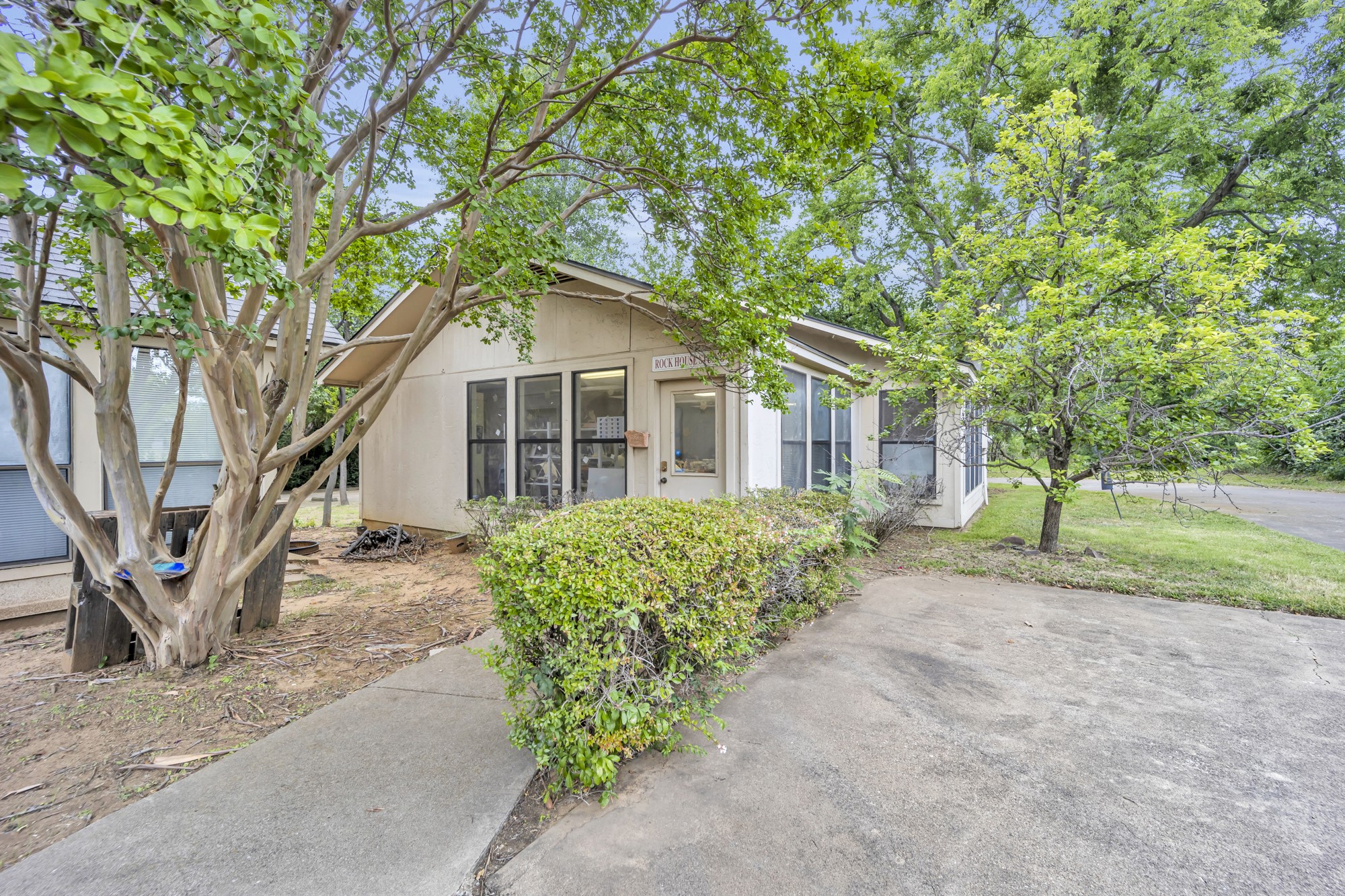 1311 W Abram Street Arlington TX 76013