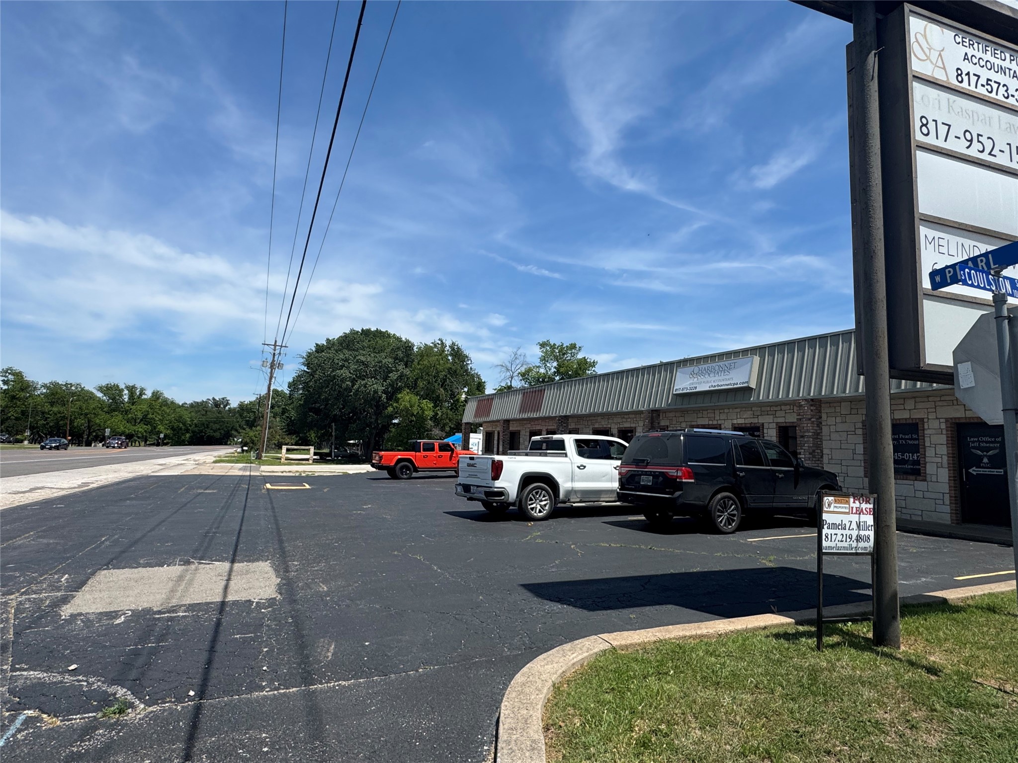 1307 W Pearl Street Granbury TX 76048