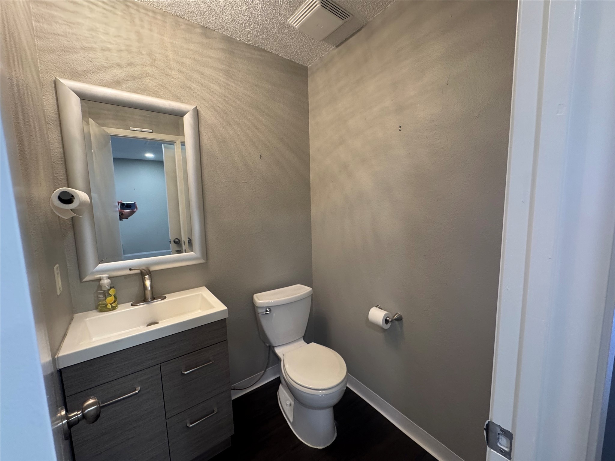 1307 W Pearl Street Granbury TX 76048