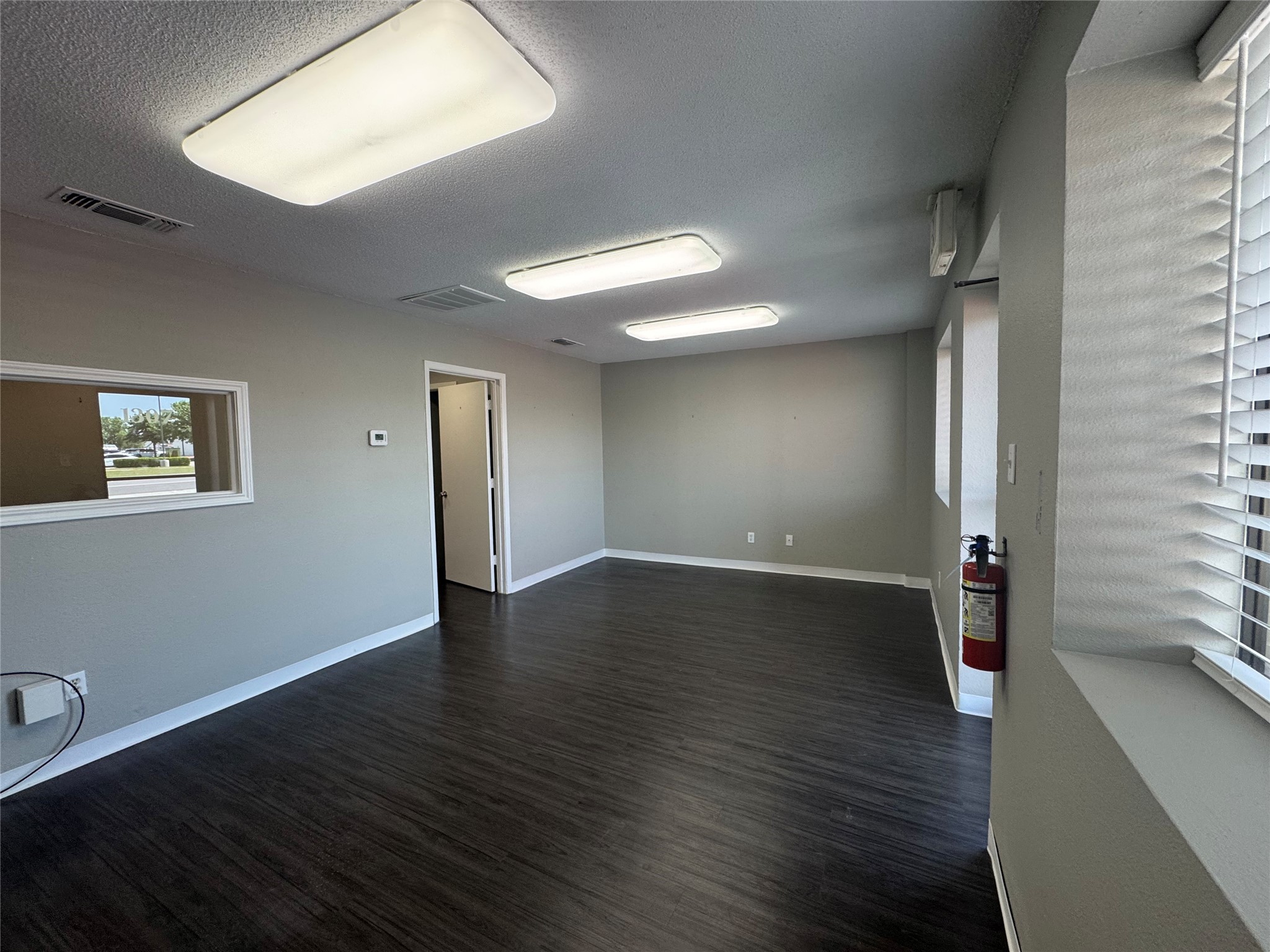 1307 W Pearl Street Granbury TX 76048
