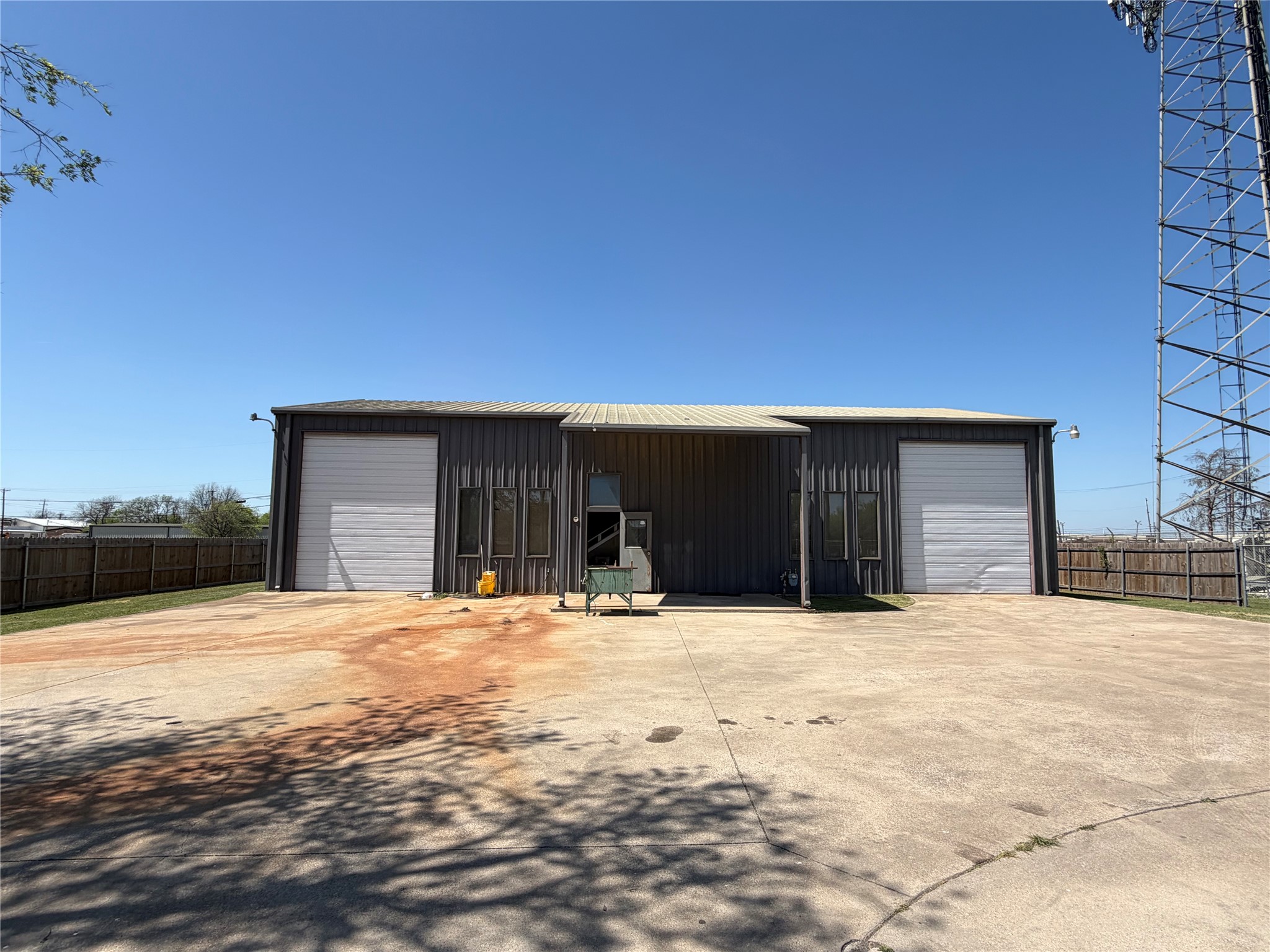 203 N Hampton Road Crowley TX 76036