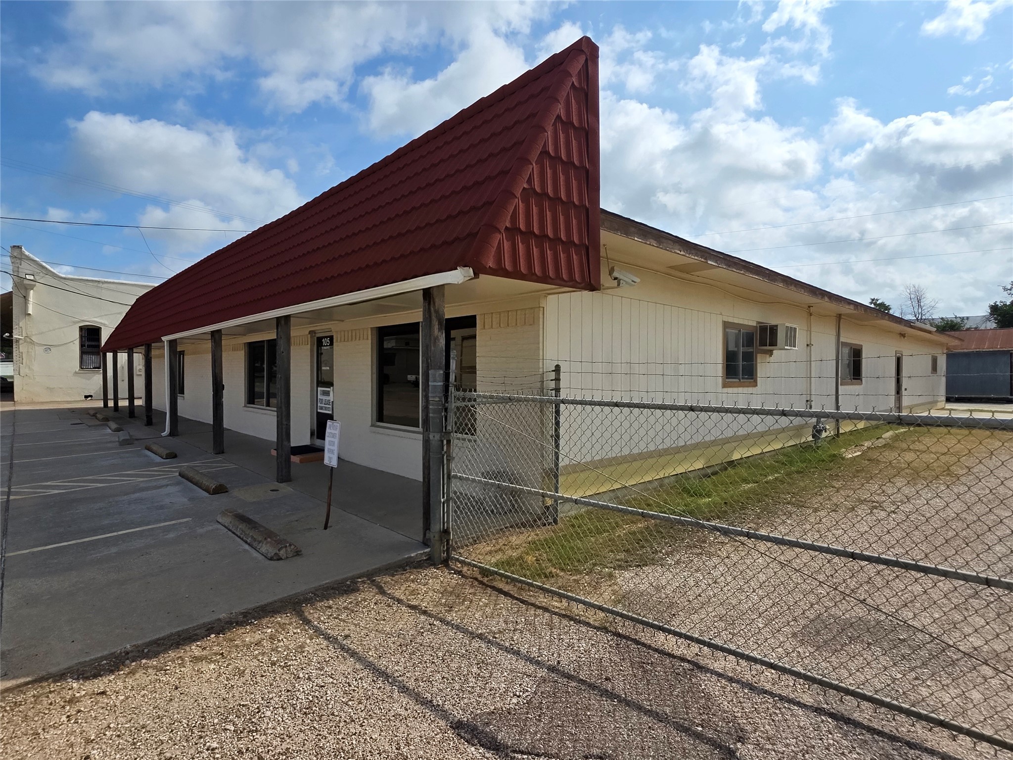 105 S Wilhite Street Cleburne TX 76031