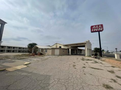 800 E Dickinson Fort Stockton TX 79735