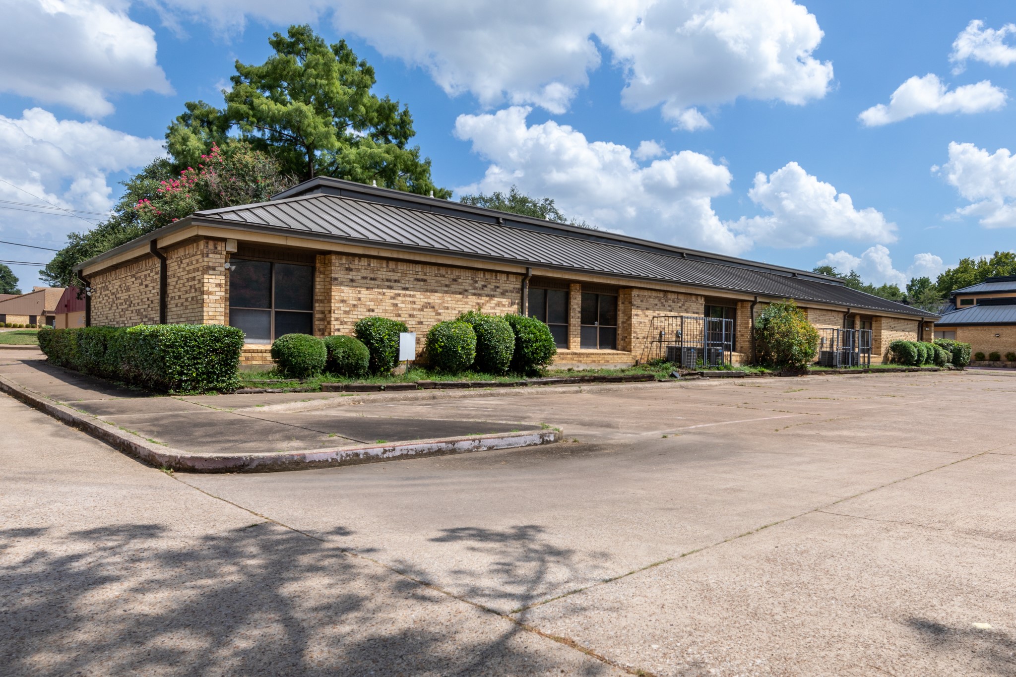 736 N Fielder Road Arlington TX 76012