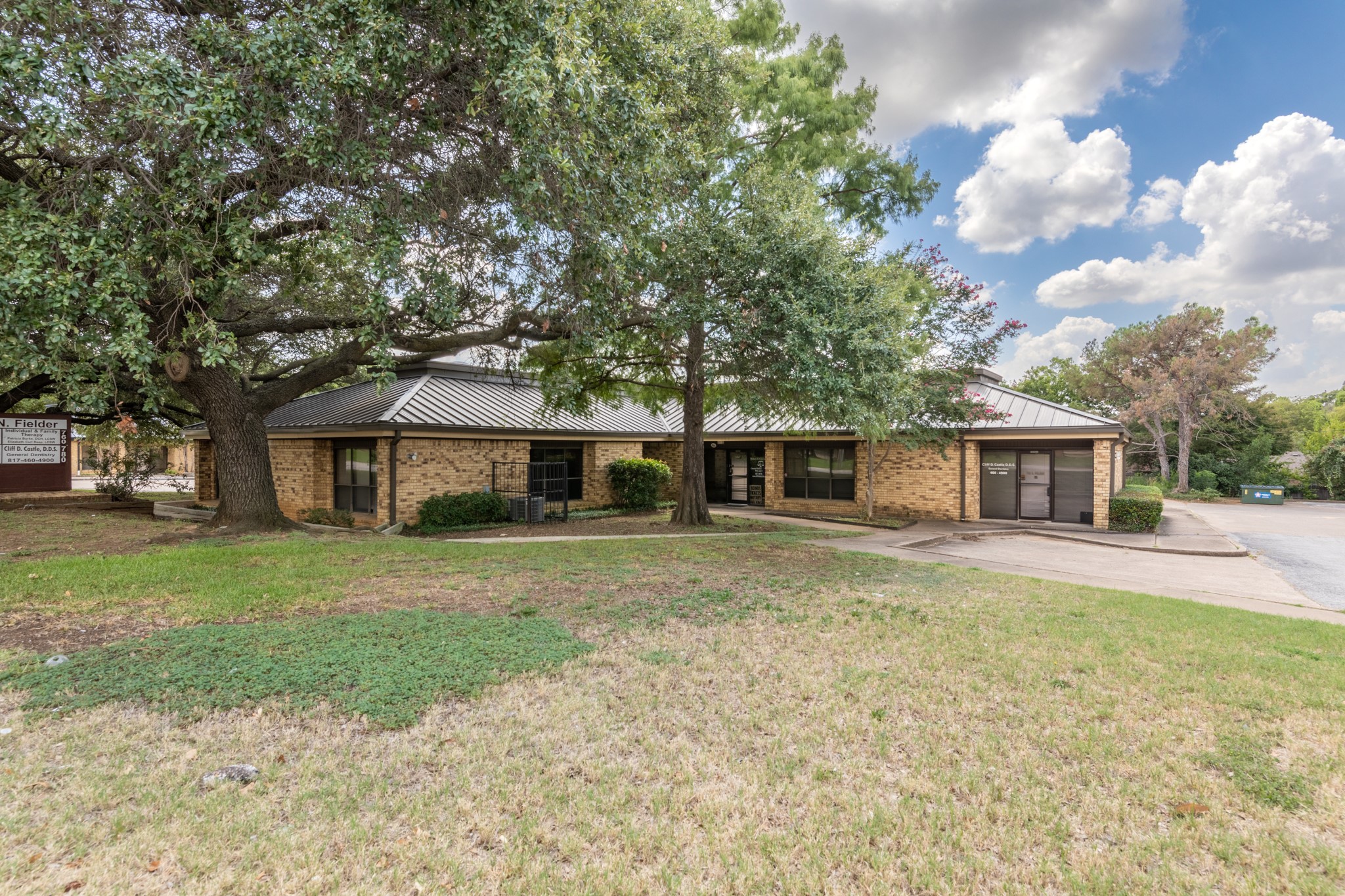 736 N Fielder Road Arlington TX 76012