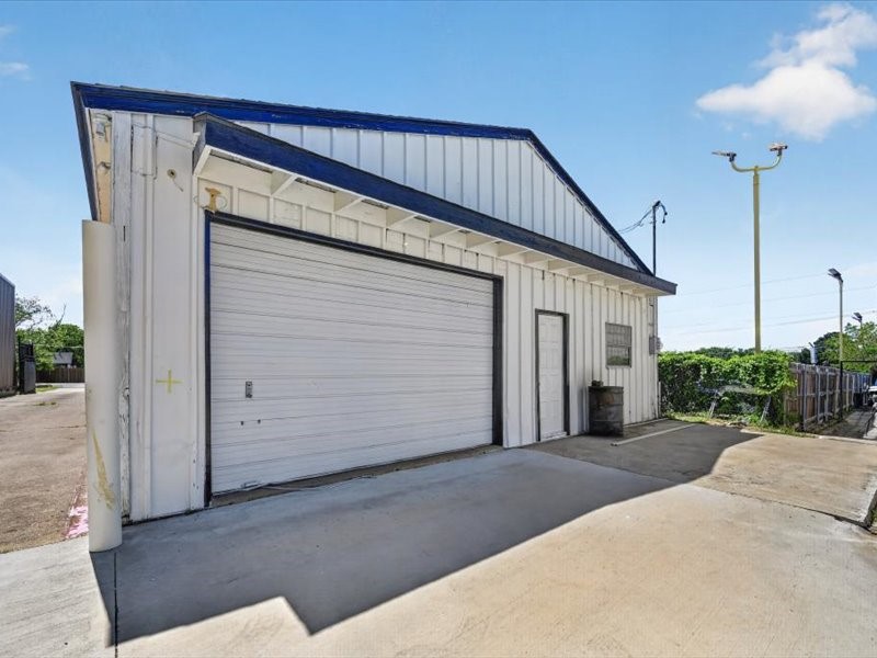 3413 Herring Avenue Irving TX 75061
