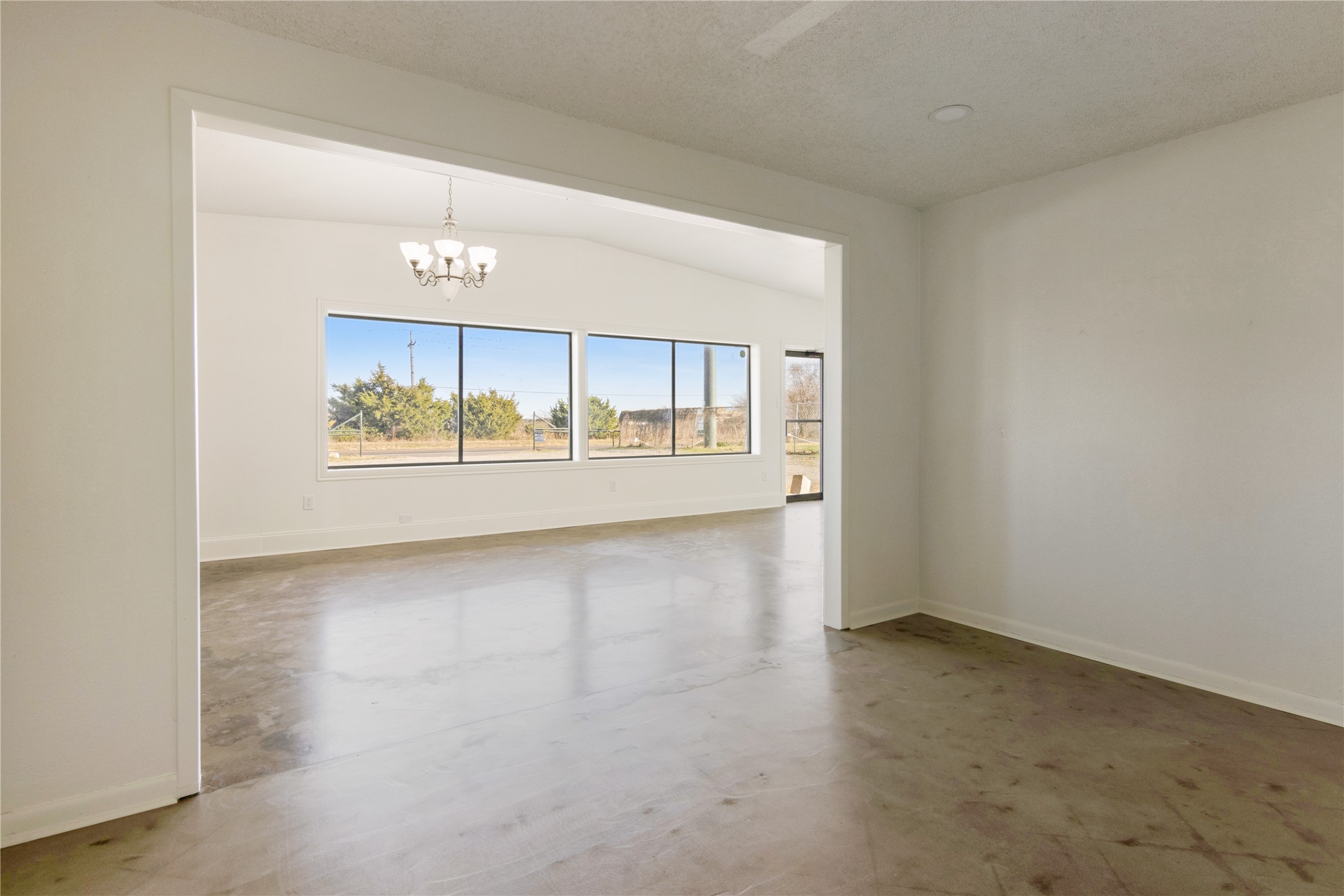 4737 N State Highway 91 Denison TX 75020