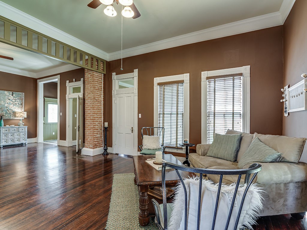 617 W Main Street Midlothian TX 76065