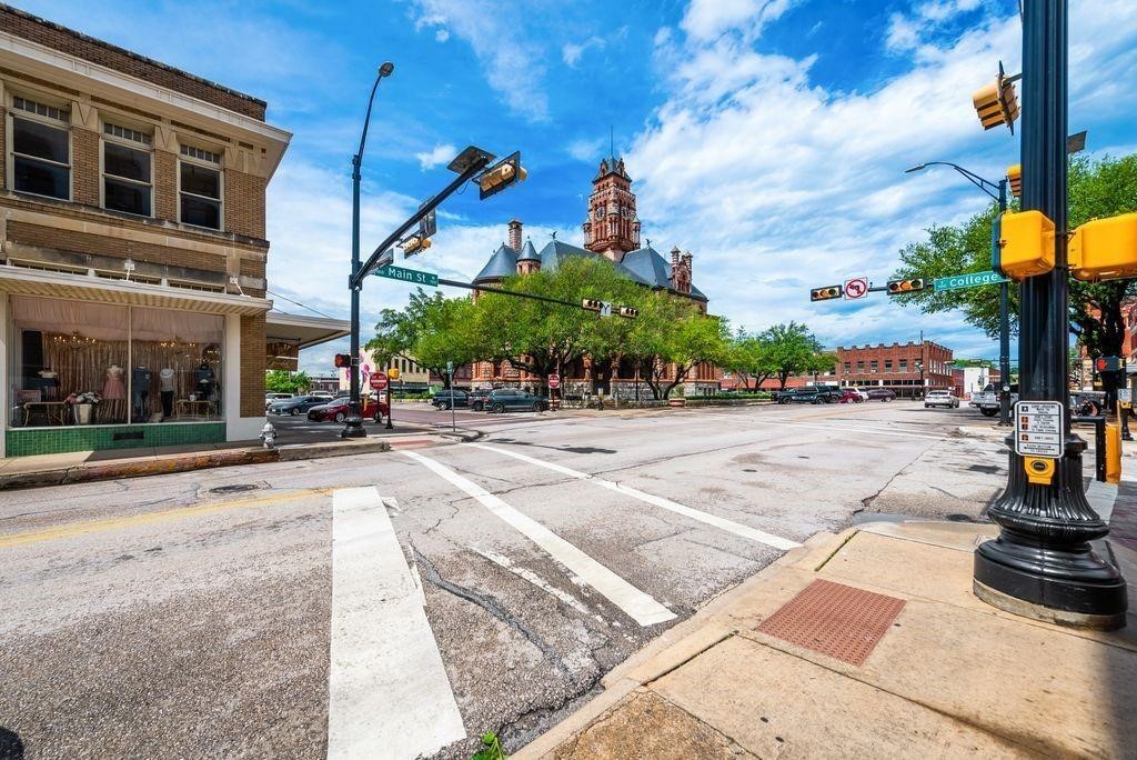 112 E Main Street Waxahachie TX 75165