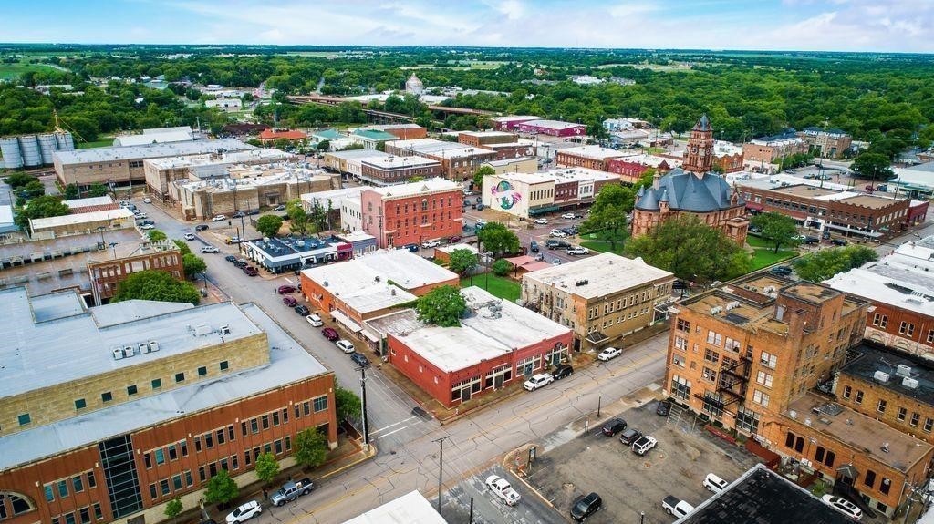 112 E Main Street Waxahachie TX 75165