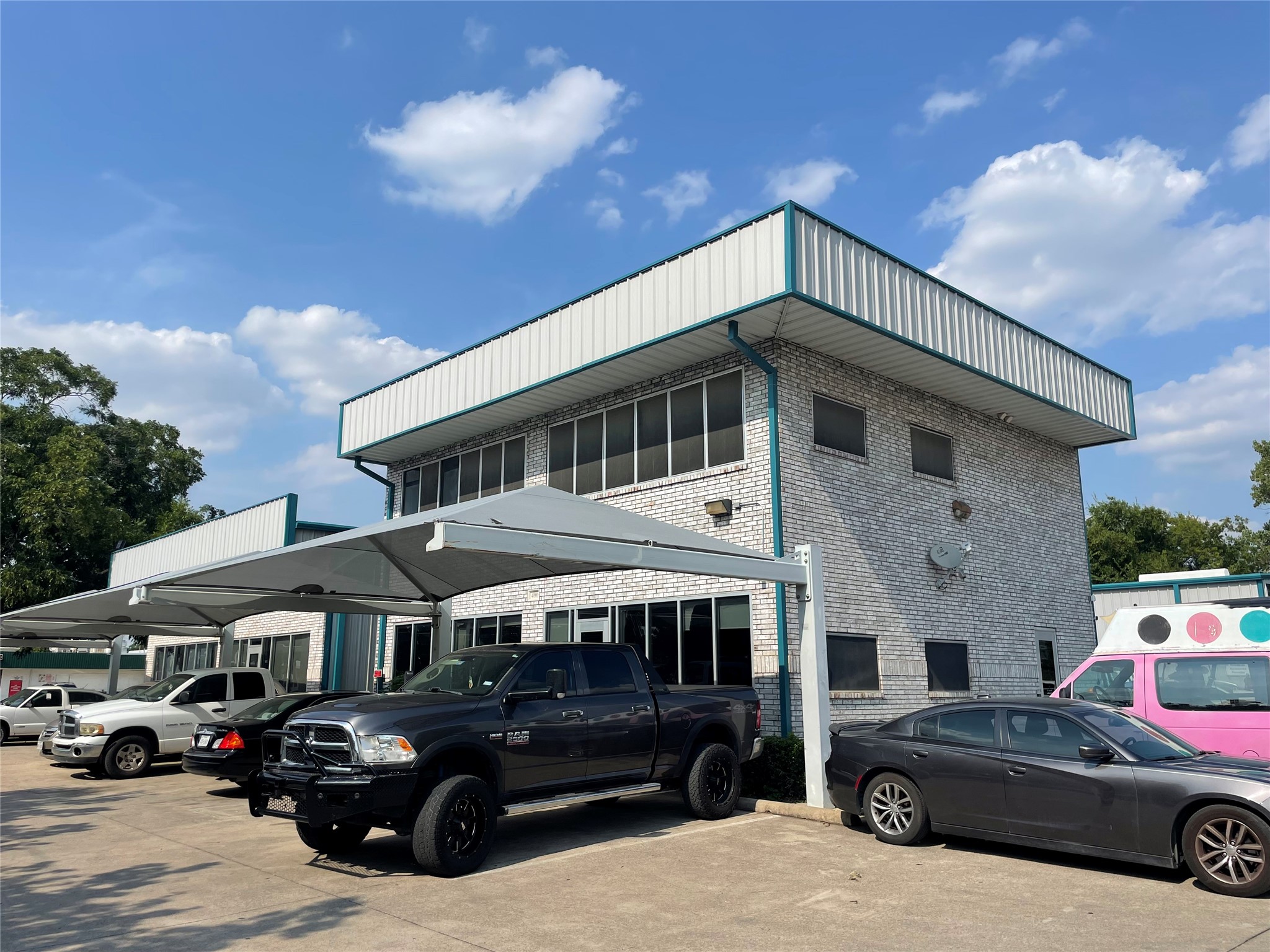 400 E Pioneer Drive Irving TX 75061