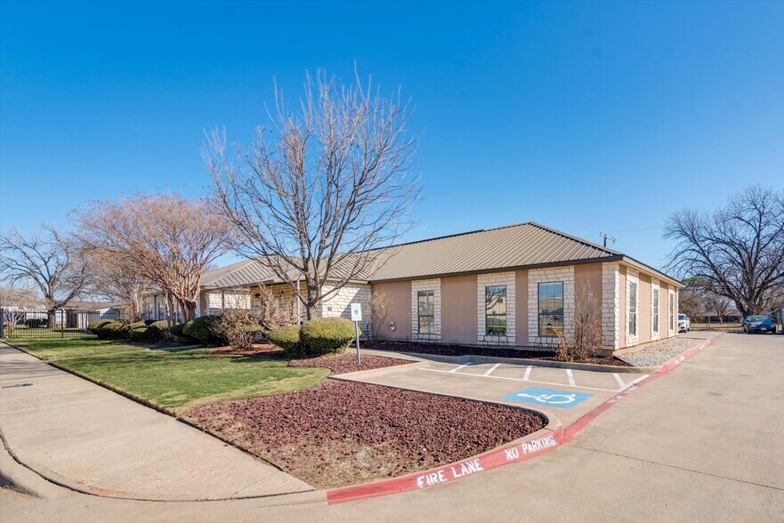 905 Heather Drive Euless TX 76040