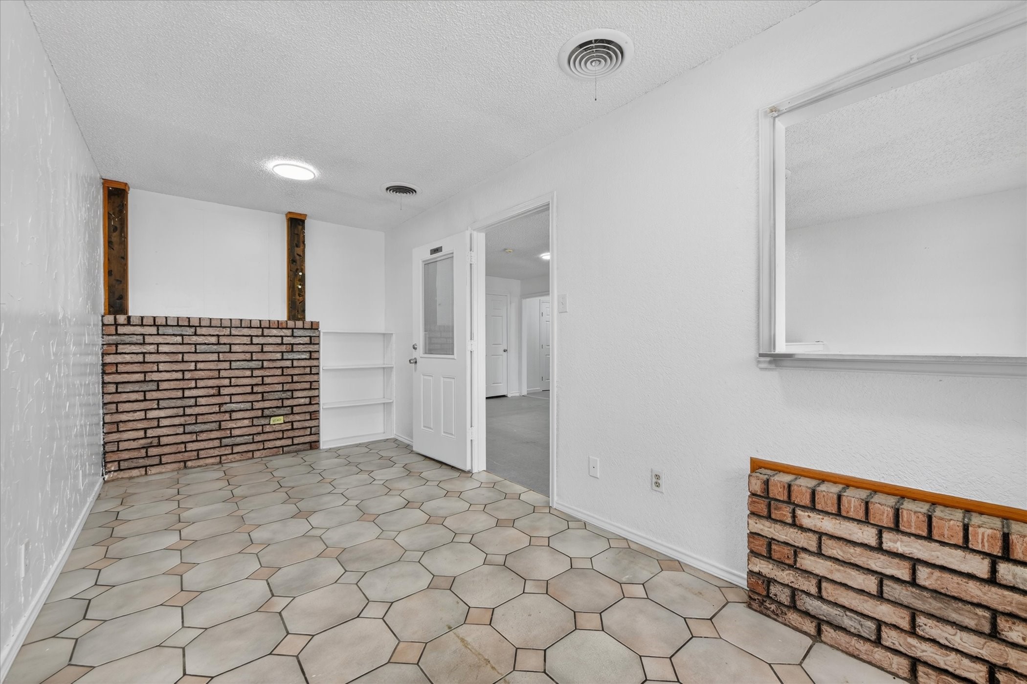 936 E Highway 199 Springtown TX 76082