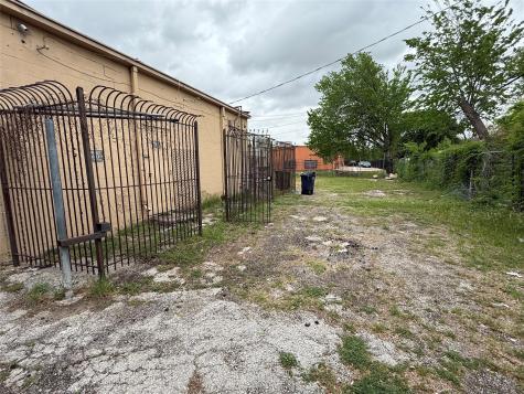2825 Hemphill Street Fort Worth TX 76110