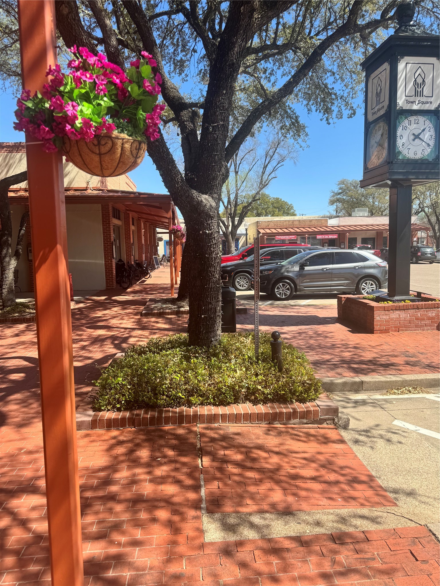 137 Historic Town Square Lancaster TX 75146