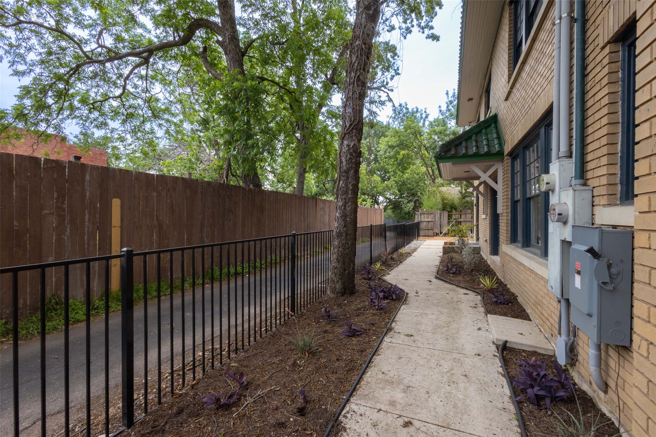 4310 Gaston Avenue Dallas TX 75246