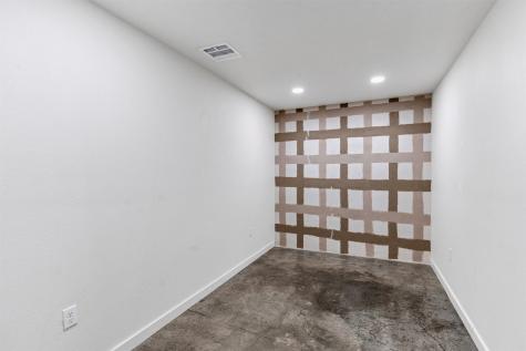 1555 Woodmere Trail Granbury TX 76048