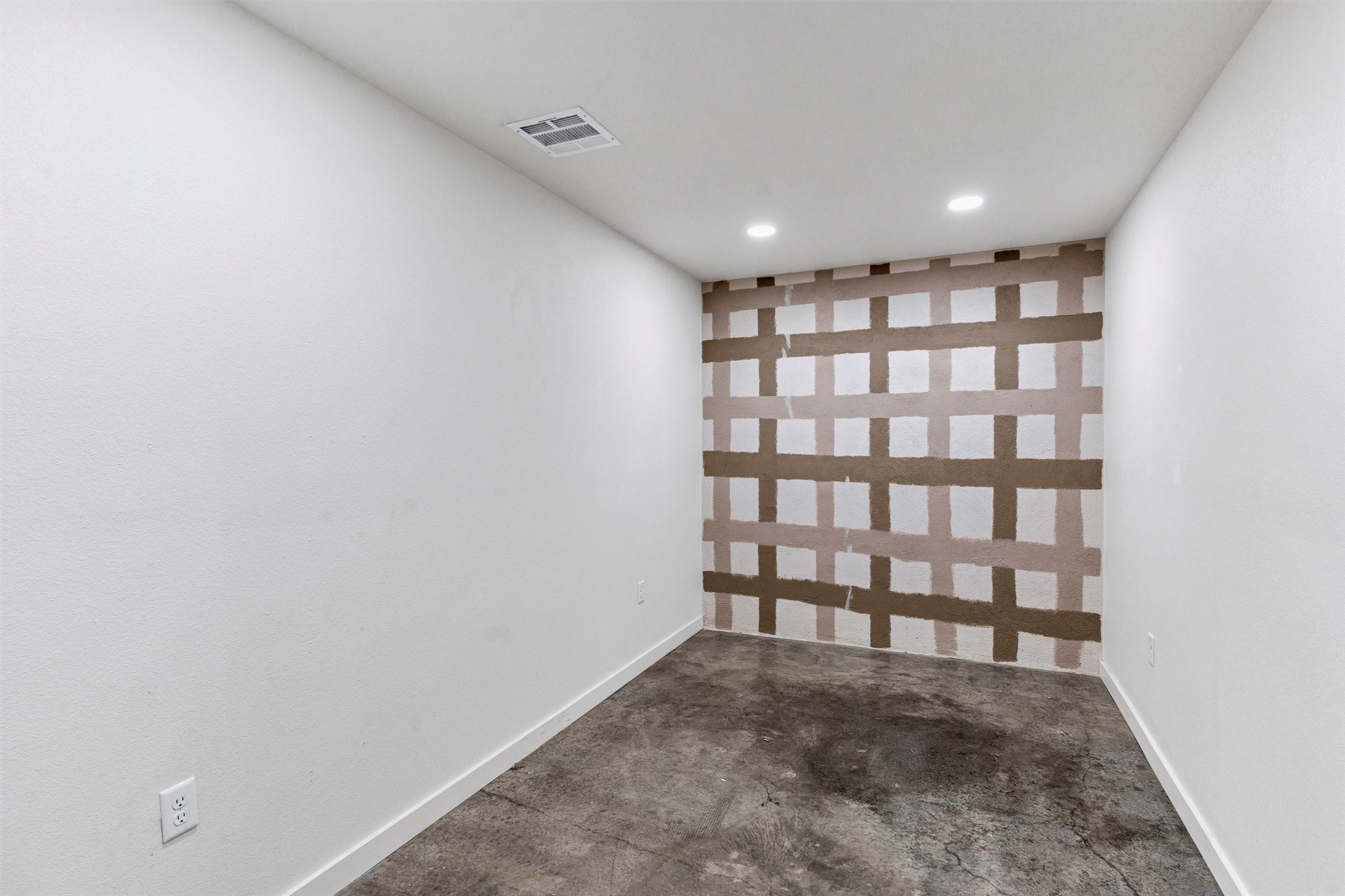1555 Woodmere Trail Granbury TX 76048