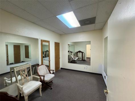 340 S Morgan Street Granbury TX 76048