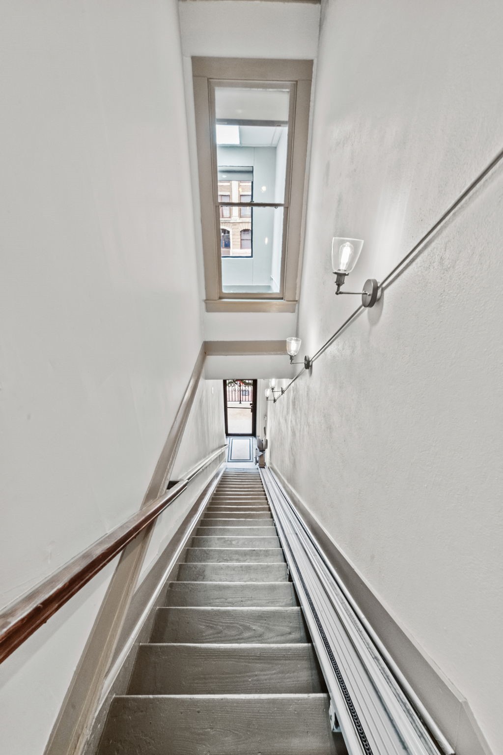 10 N Caddo Street Cleburne TX 76031