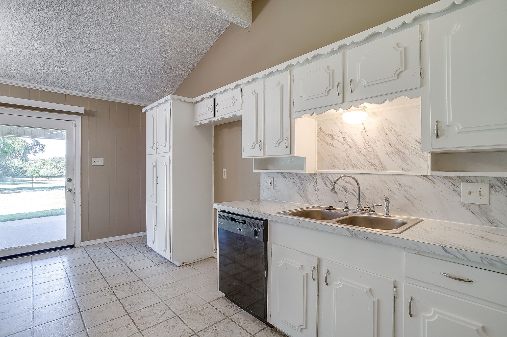 1060 S Burleson Boulevard Burleson TX 76028