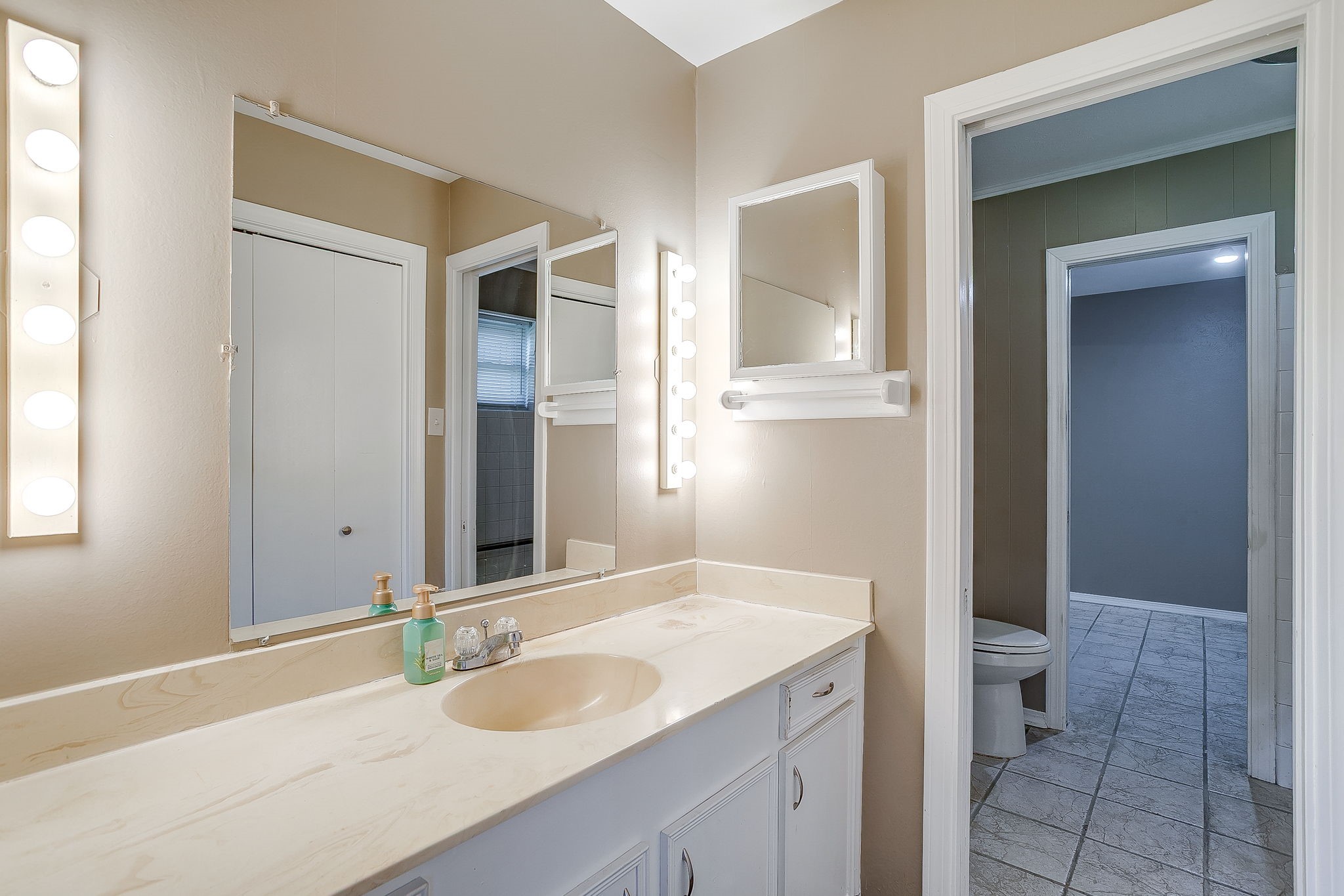 1060 S Burleson Boulevard Burleson TX 76028