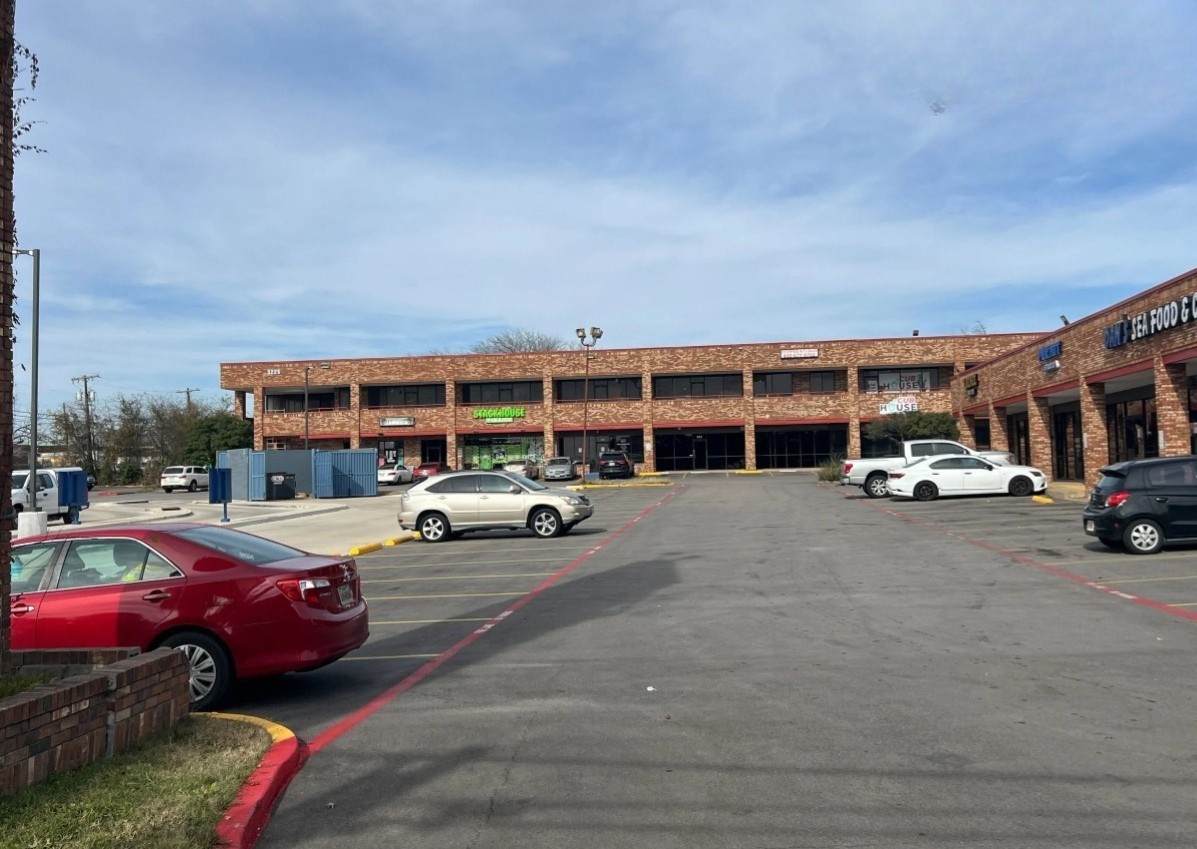 3215 W Pleasant Run Road Lancaster TX 75146