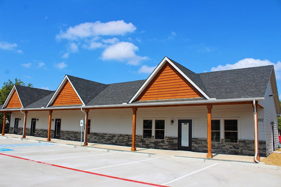 202 W Main Gunter TX 75058