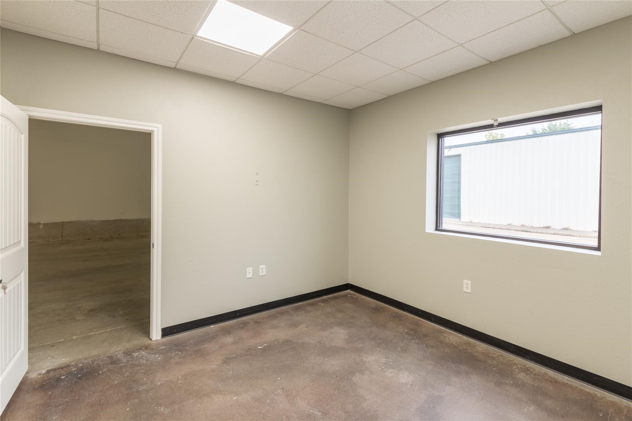 1748 N Main Cleburne TX 76033